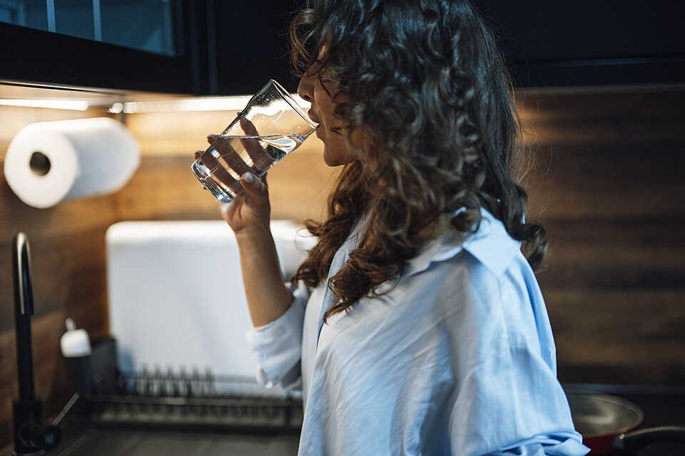 Photo illustrating the English word “drink” (beber)