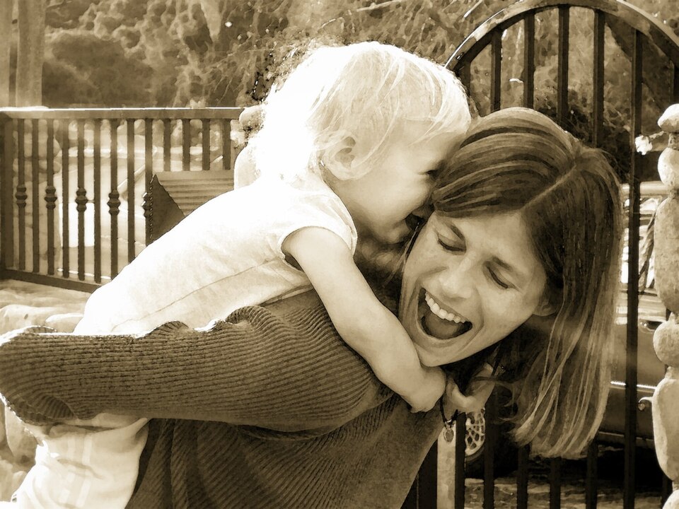 Photo illustrating the English word “happy” (feliz)