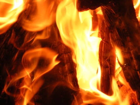 Photo illustrating the English word “hot” (caliente)