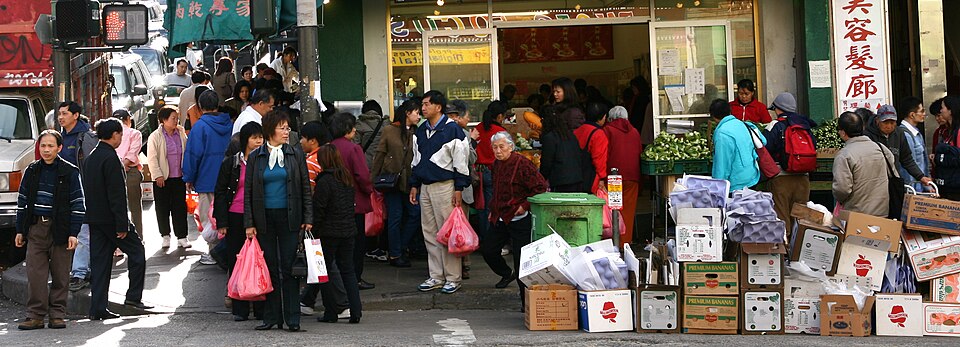 Photo illustrating the English word “people” (gente)
