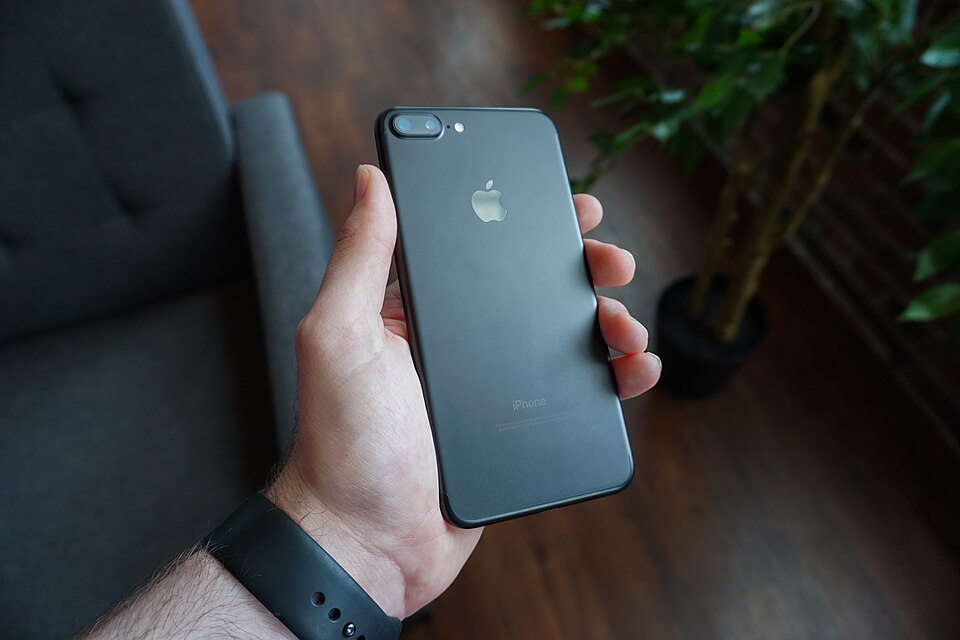 Photo illustrating the English word “phone” (teléfono)