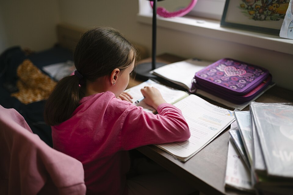 Photo illustrating the English word “student” (estudiante)